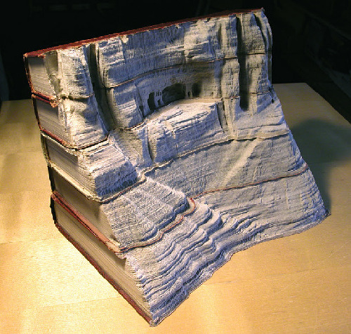 另类艺术：图书打造地质奇观