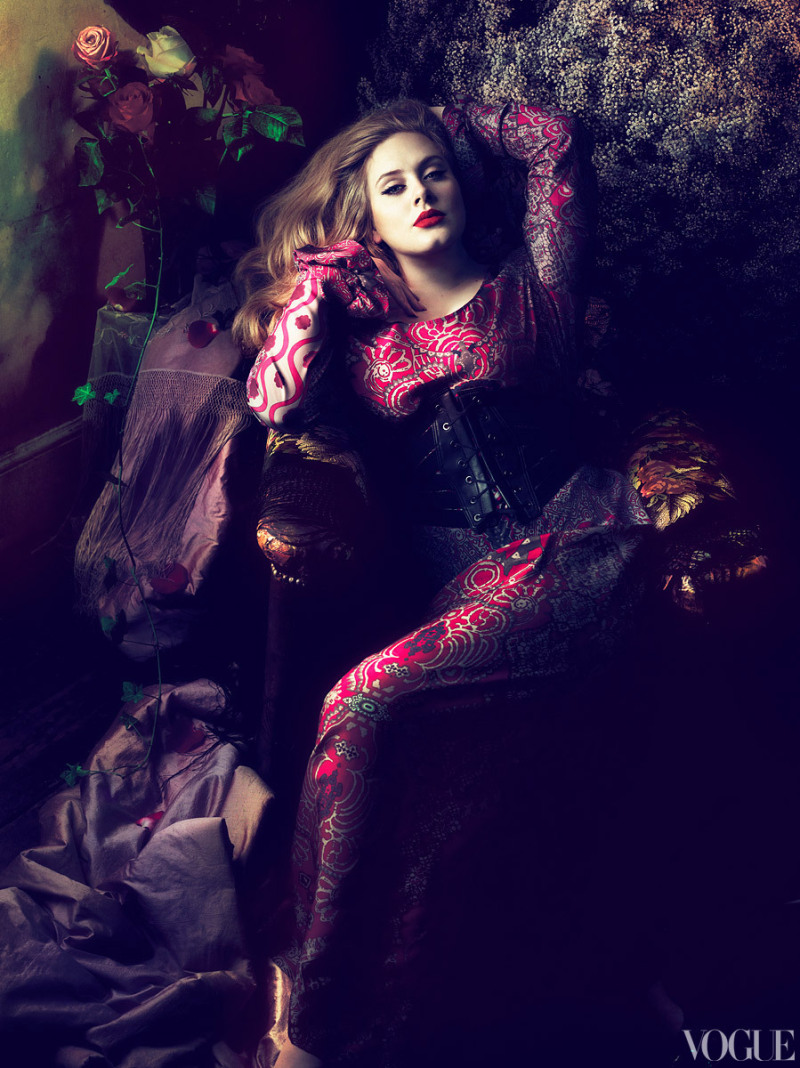 Adele为美版《Vogue》拍封面