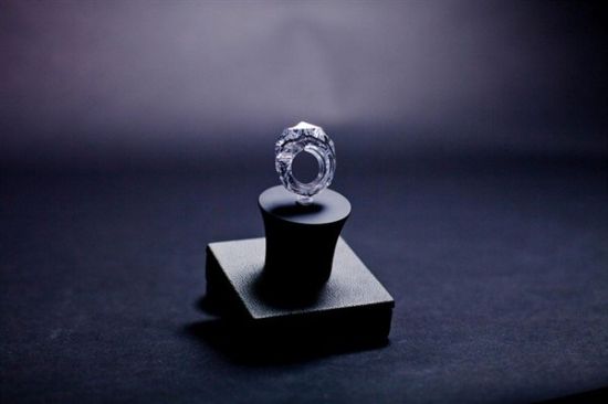 世界首枚全钻戒指 价值7000万美元